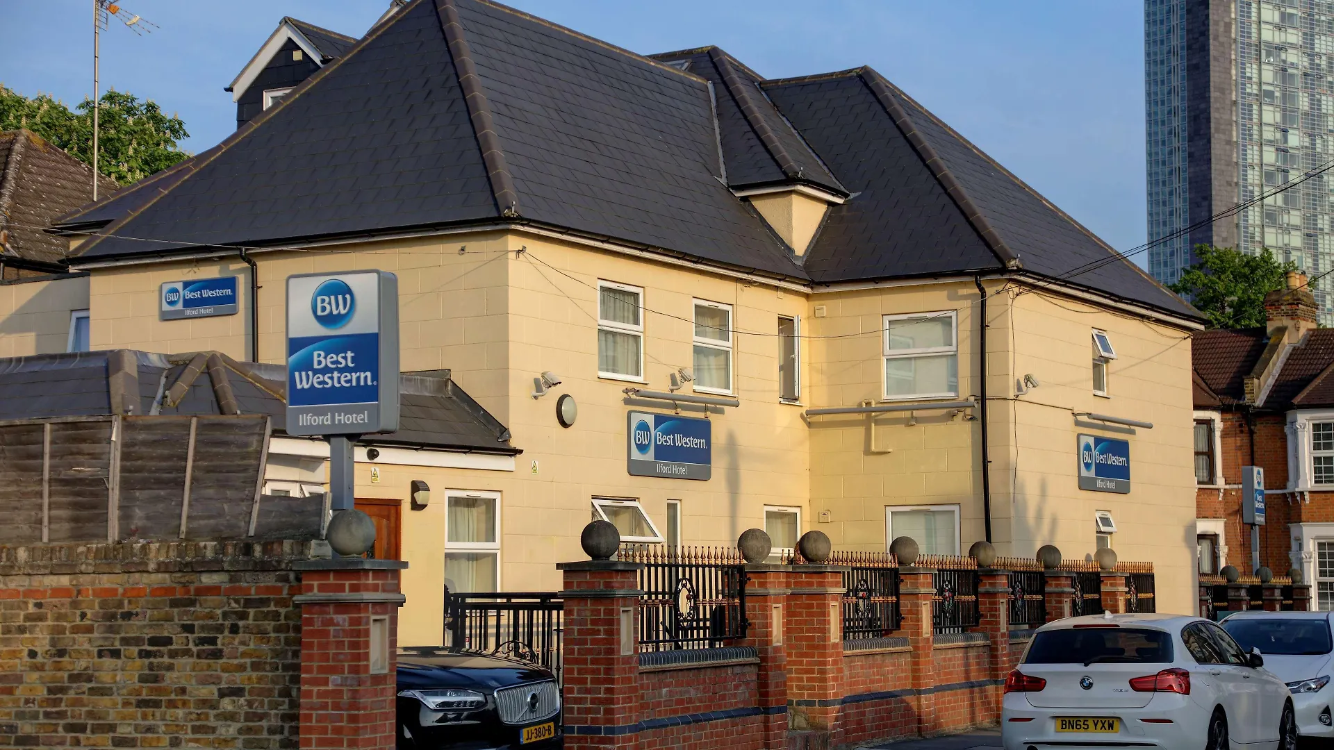 Best Western London Ilford Hotel 3*,